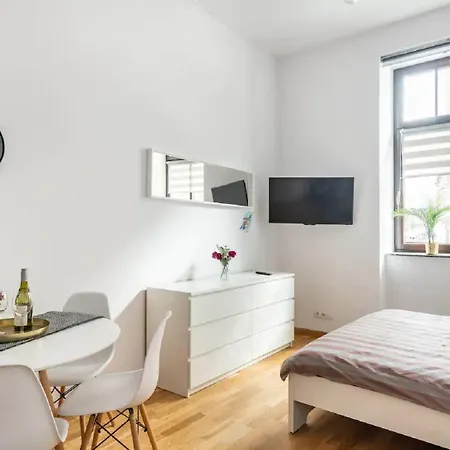Uroczy Apartament Obok Opery I Dworca Glownego Z Netflix Krakau Exterior foto