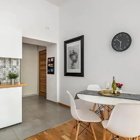 Uroczy Apartament Obok Opery I Dworca Glownego Z Netflix Krakau Exterior foto
