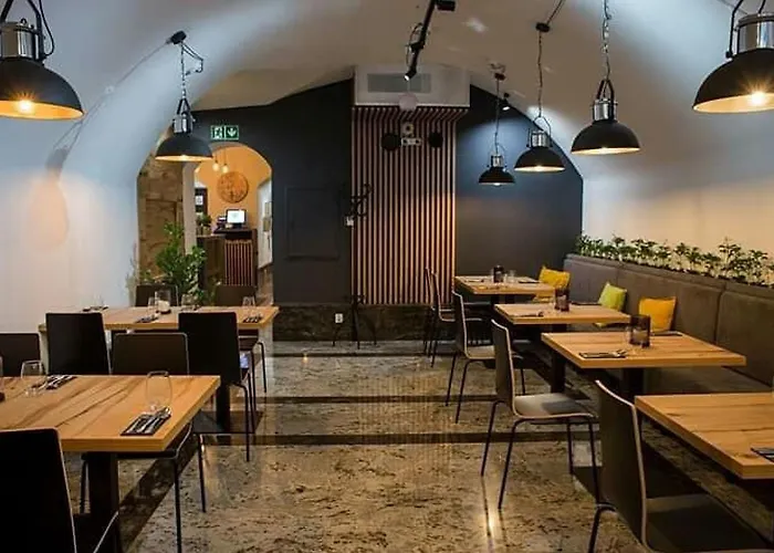 Uroczy apartament obok Opery i Dworca Głównego